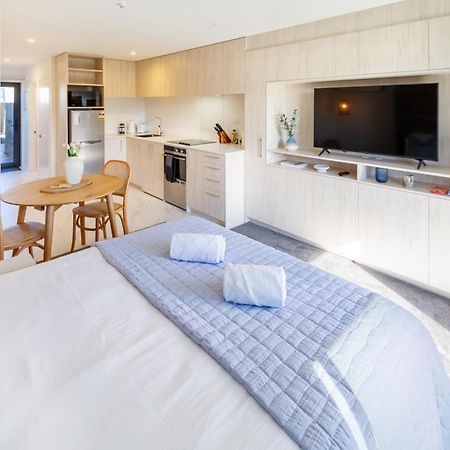 Downtown Delight: Studio At 8 Wilmer With Backyard Christchurch Exteriér fotografie