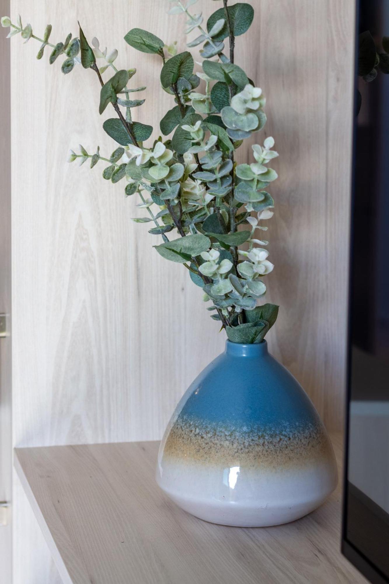 Downtown Delight: Studio At 8 Wilmer With Backyard Christchurch Exteriér fotografie