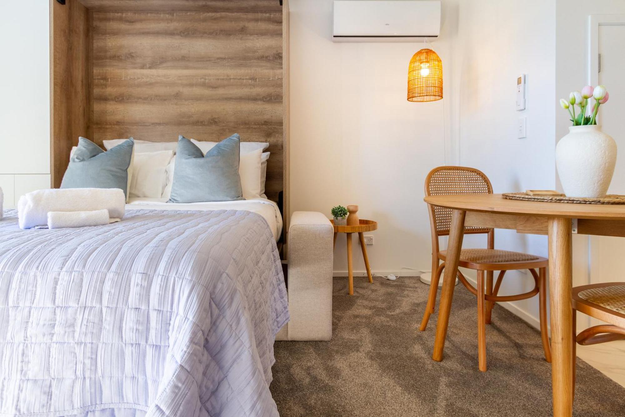 Downtown Delight: Studio At 8 Wilmer With Backyard Christchurch Exteriér fotografie
