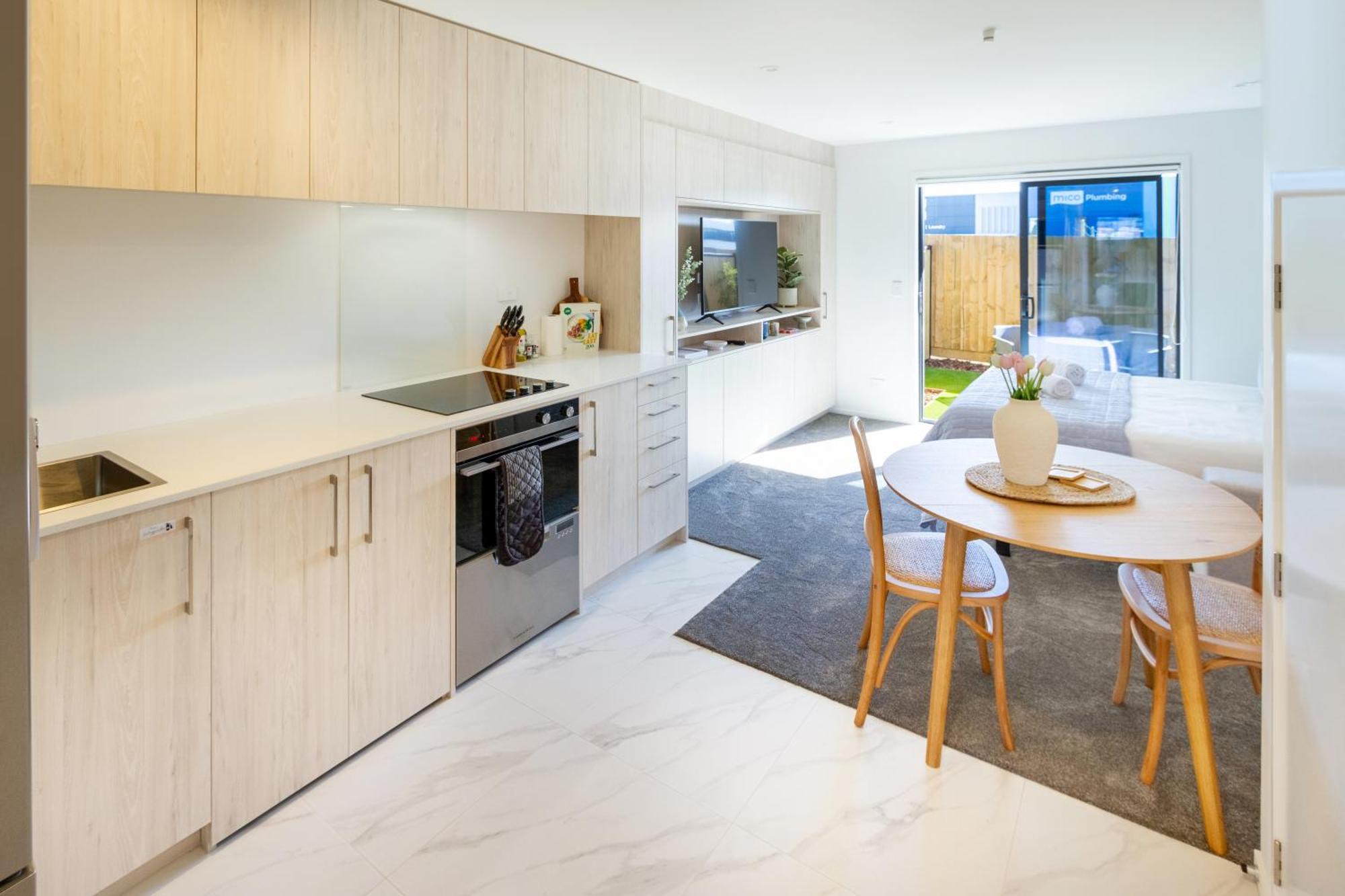 Downtown Delight: Studio At 8 Wilmer With Backyard Christchurch Exteriér fotografie